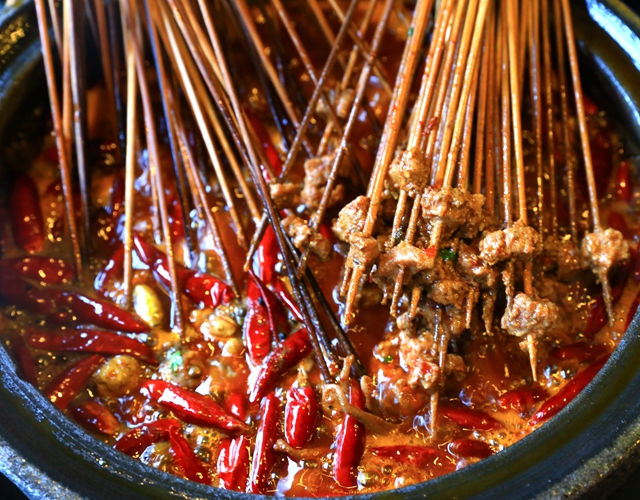 爱上成都美食，爱上串串香