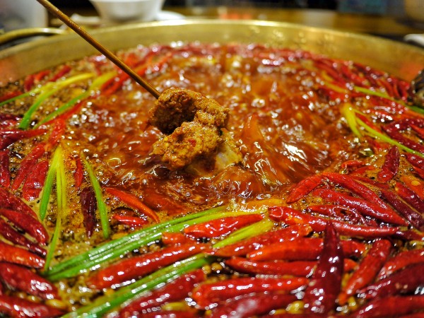 串串锅底清油牛油哪种更美味